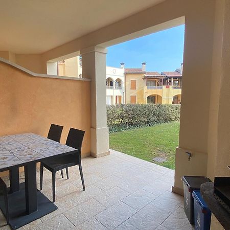 The Flowers - Apartments With Private Garden In Residence With Pool Manerba del Garda Bagian luar foto
