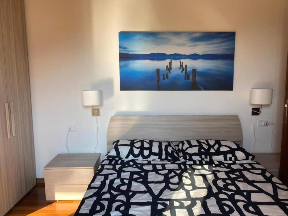 The Flowers - Apartments With Private Garden In Residence With Pool Manerba del Garda Bagian luar foto