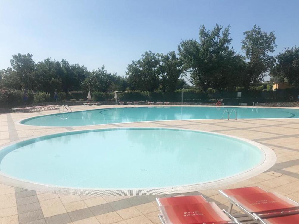 The Flowers - Apartments With Private Garden In Residence With Pool Manerba del Garda Bagian luar foto